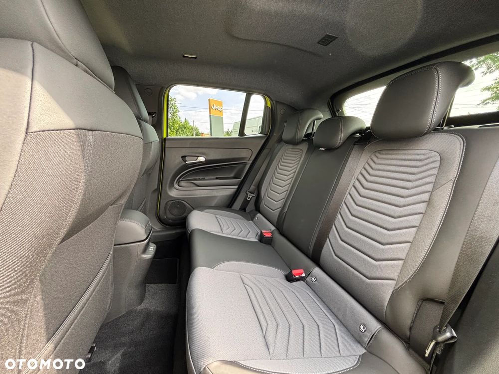 Jeep Avenger 1.2 T3 mHEV Summit FWD eDCT6 - 24