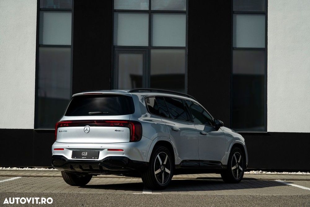 Mercedes-Benz GLB - 28