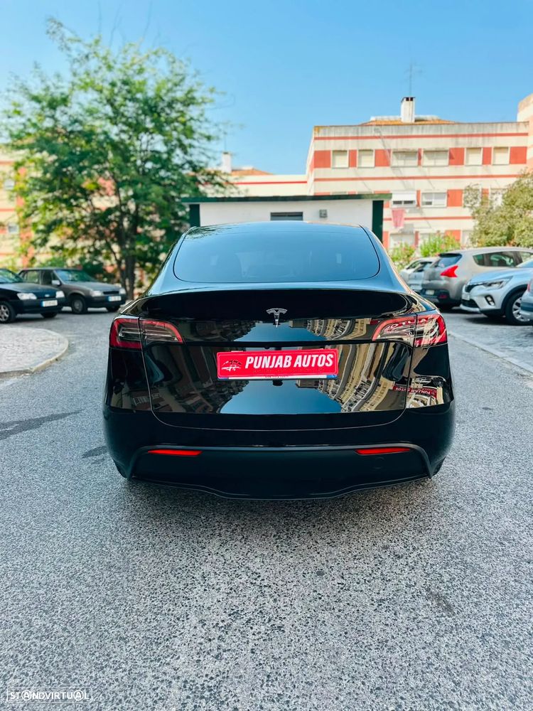 Tesla Model Y Standard RWD - 6