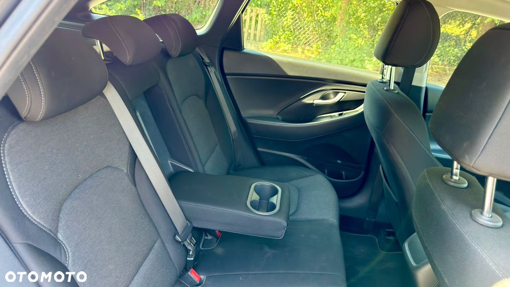 Hyundai i30 1.6 D Comfort DCT - 26