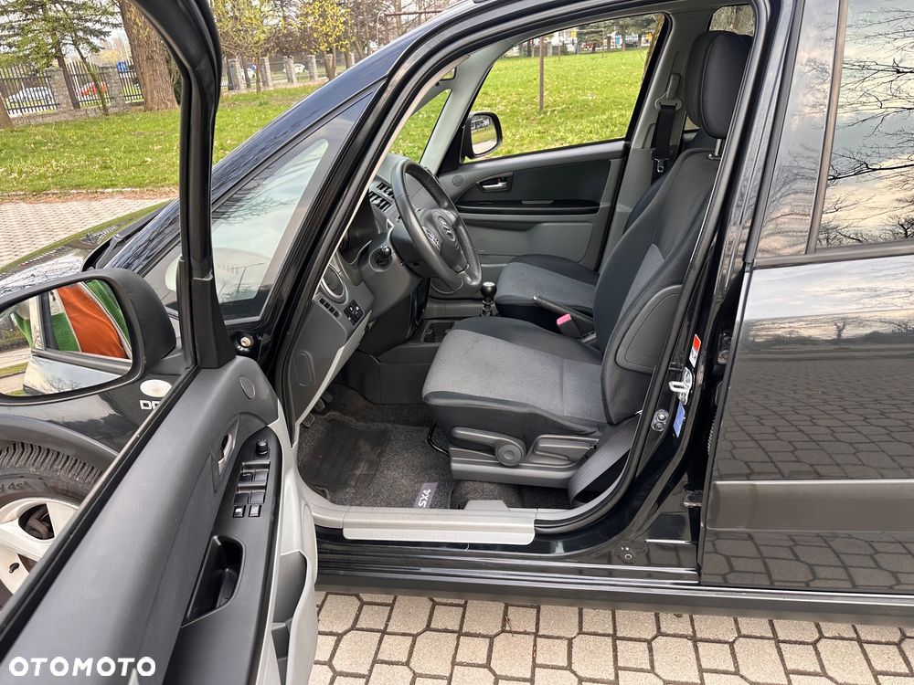 Suzuki SX4 1.9 DDiS DPF 4x4 Comfort - 10