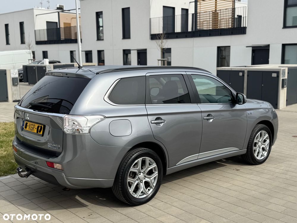 Mitsubishi Outlander 2.0 4WD Plus - 3