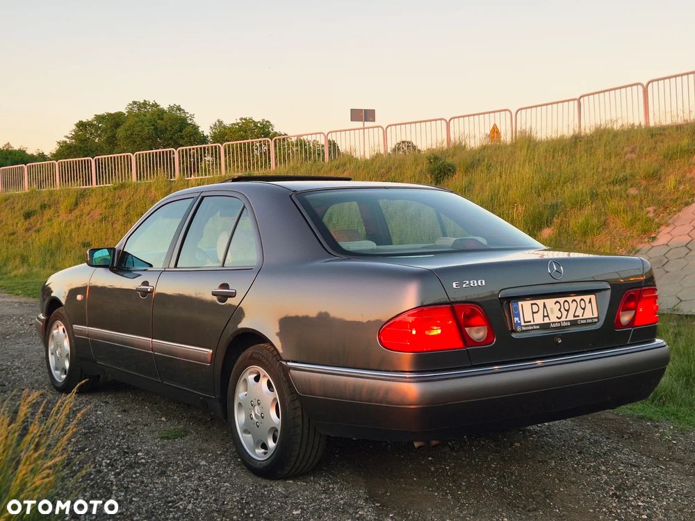 Mercedes-Benz Klasa E - 2