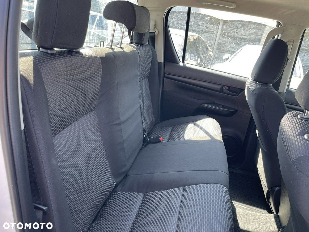 Toyota Hilux 4x4 Double Cab Duty - 13