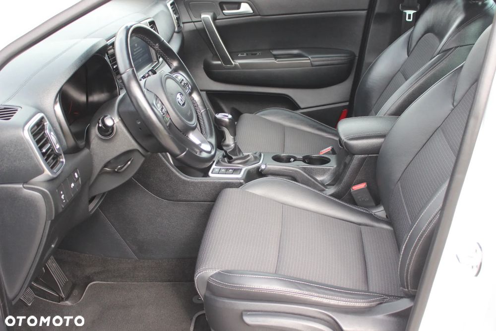 Kia Sportage 1.6 GDI 2WD ISG Dream-Team Edition - 27