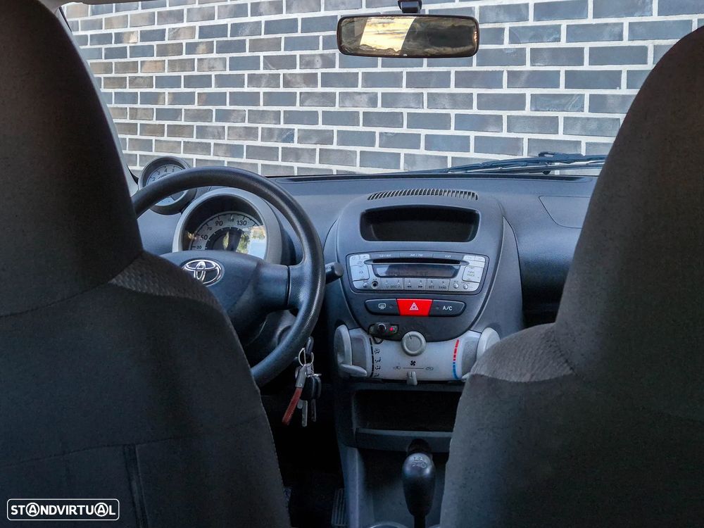 Toyota Aygo 1.0 + AC - 9