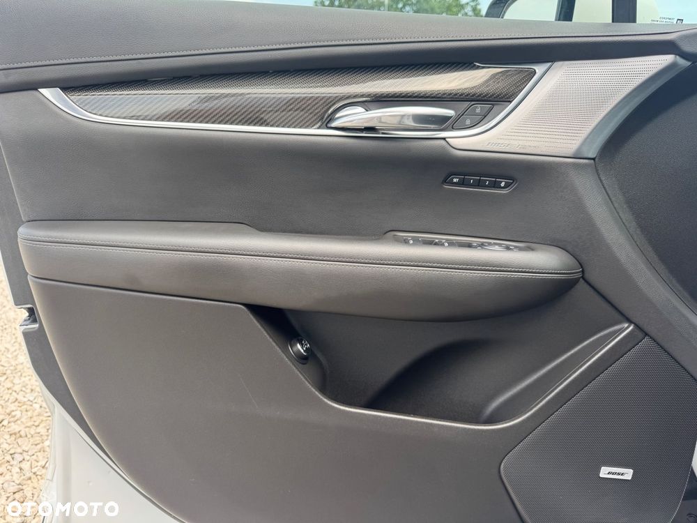 Cadillac XT6 - 12