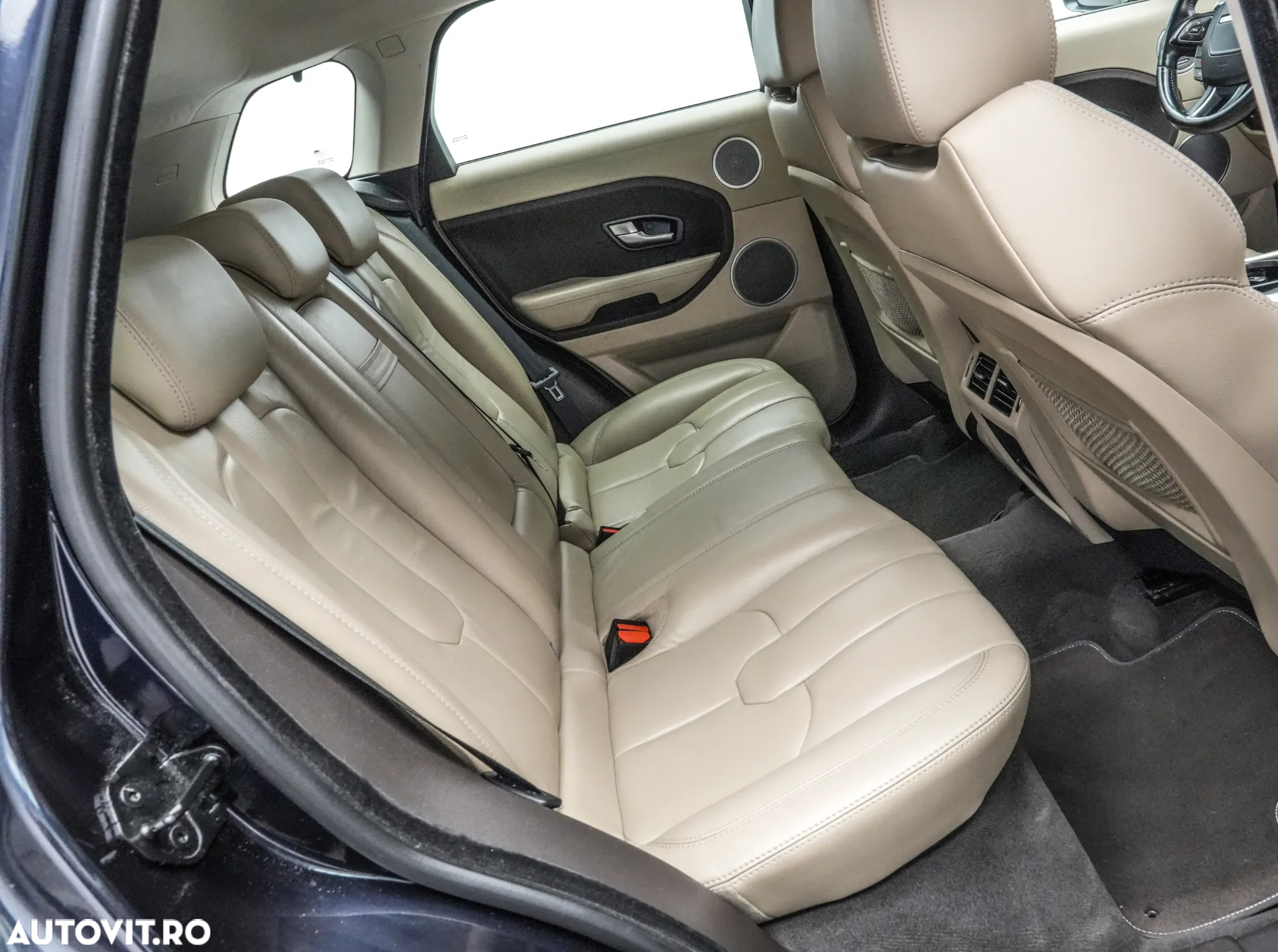 Land Rover Range Rover Evoque - 16