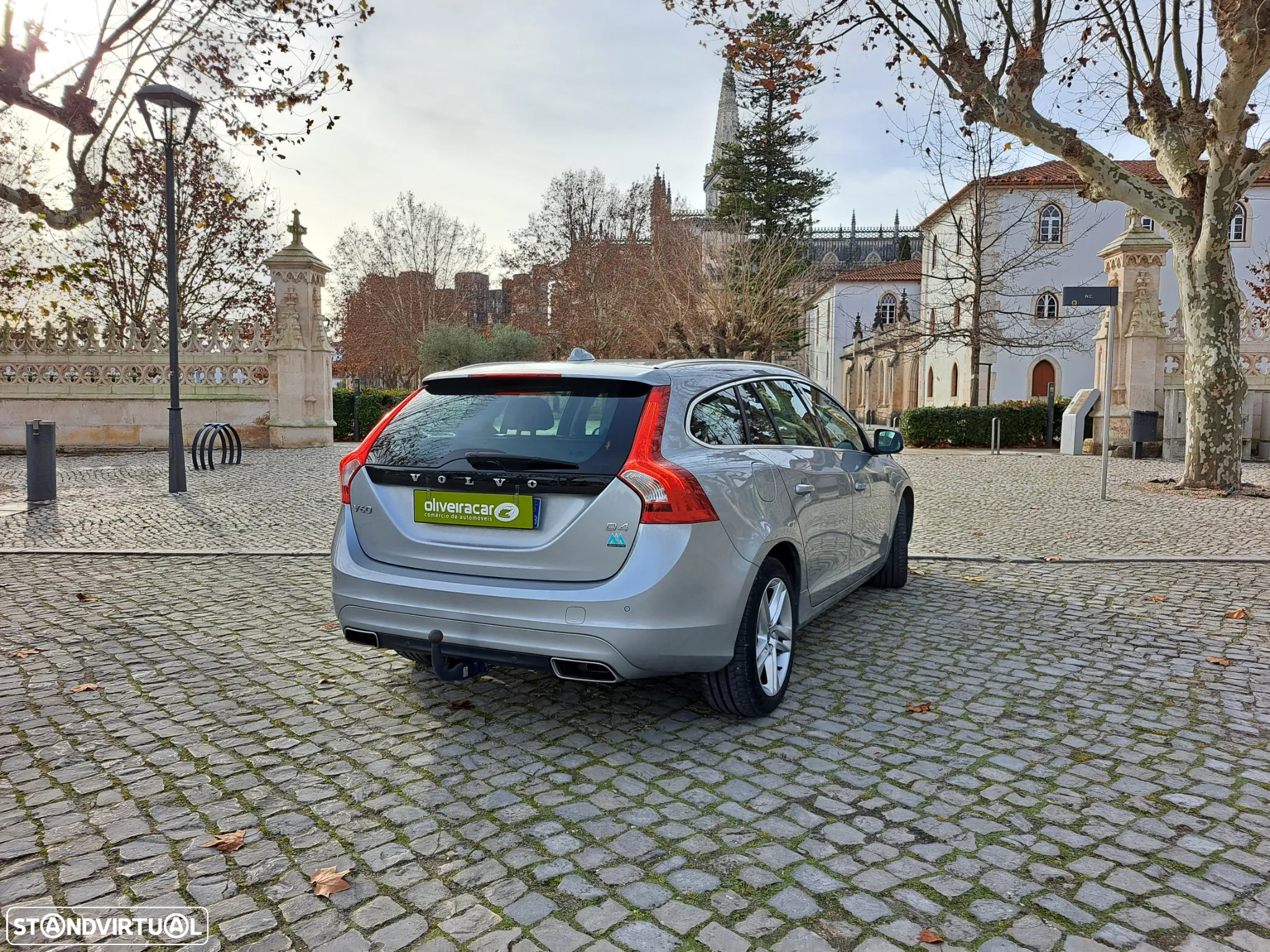 Volvo V60 D4 Geartronic Summum - 36