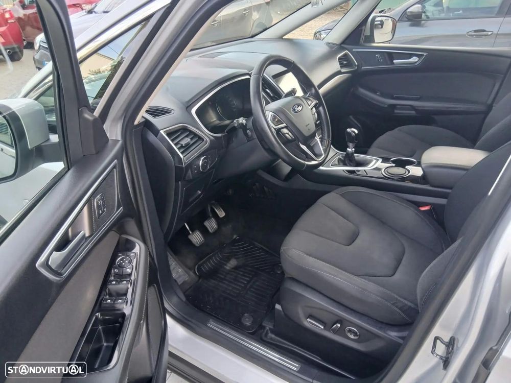 Ford S-Max 2.0 TDCi Trend - 35