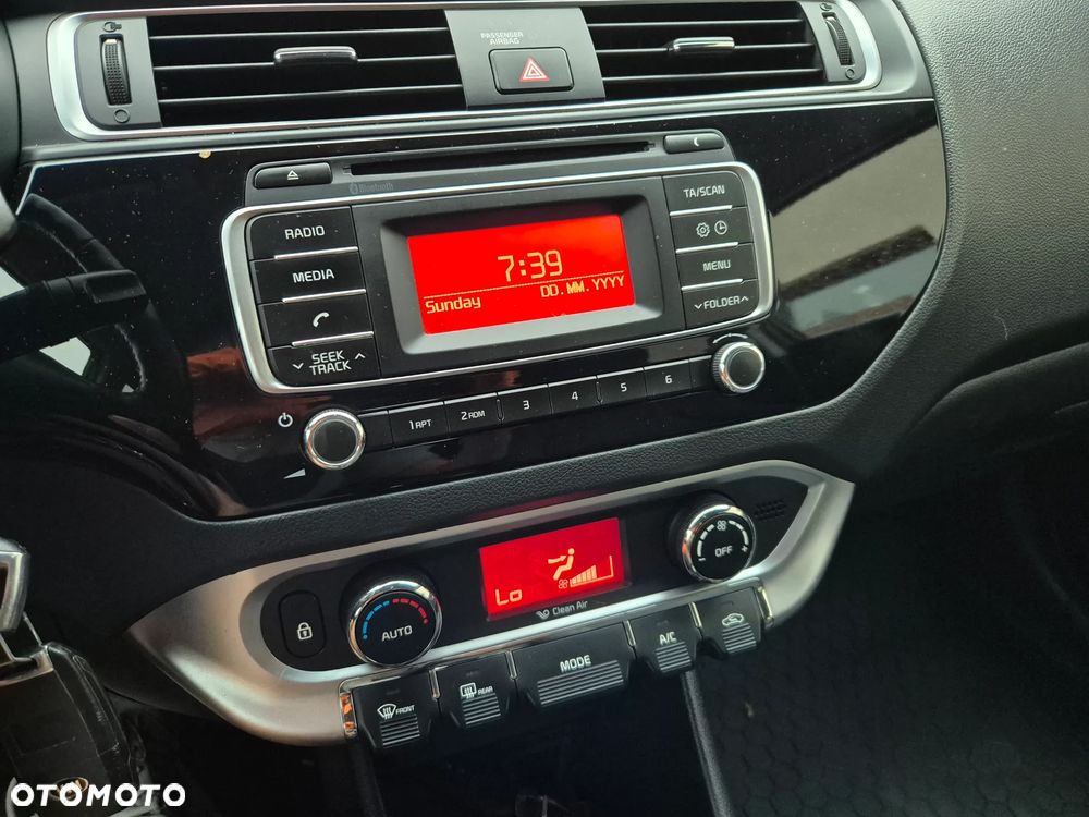Kia Rio 1.2 Attract - 8