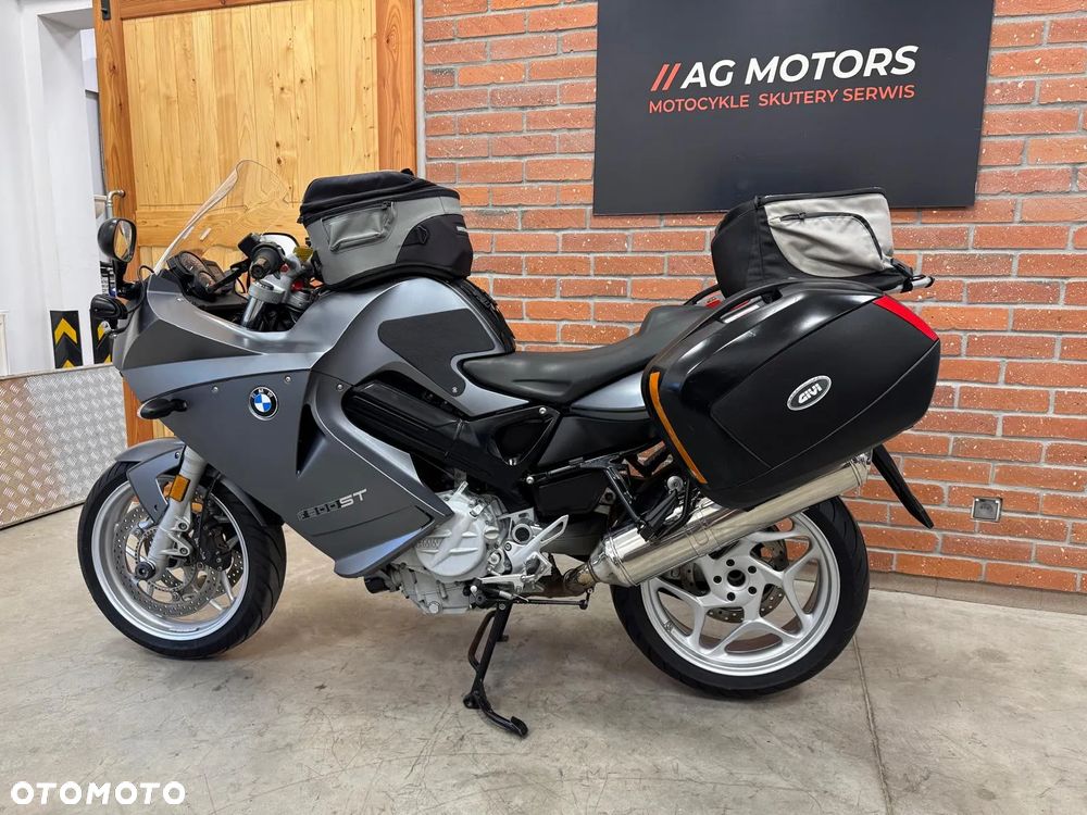BMW F - 15