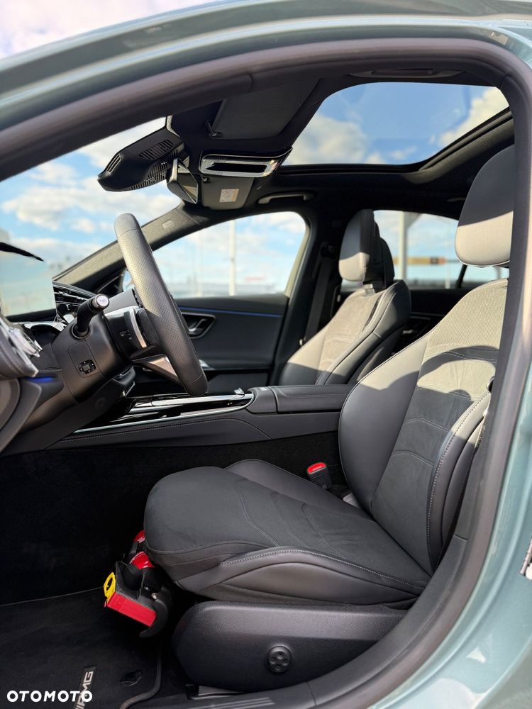 Mercedes-Benz Klasa E 220 d mHEV 4-Matic AMG 9G-Tronic - 11