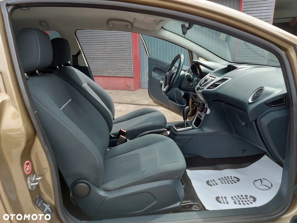 Ford Fiesta 1.4 Autom Champions Edition - 20