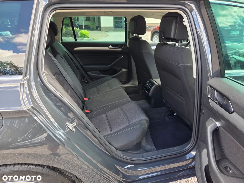 Volkswagen Passat 2.0 TDI BMT Comfortline - 22