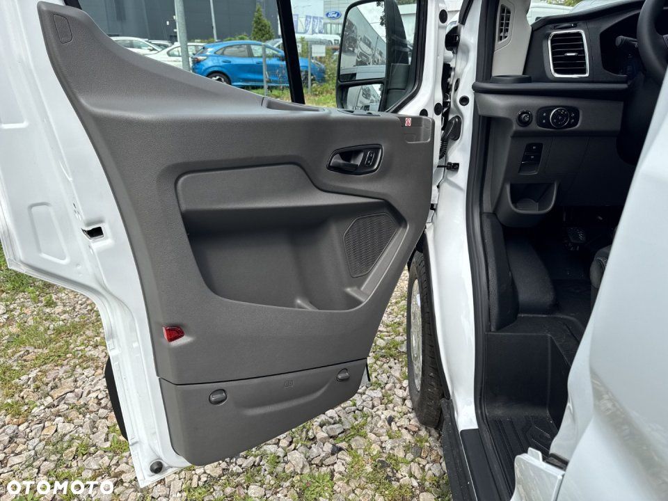 Ford Transit - 11