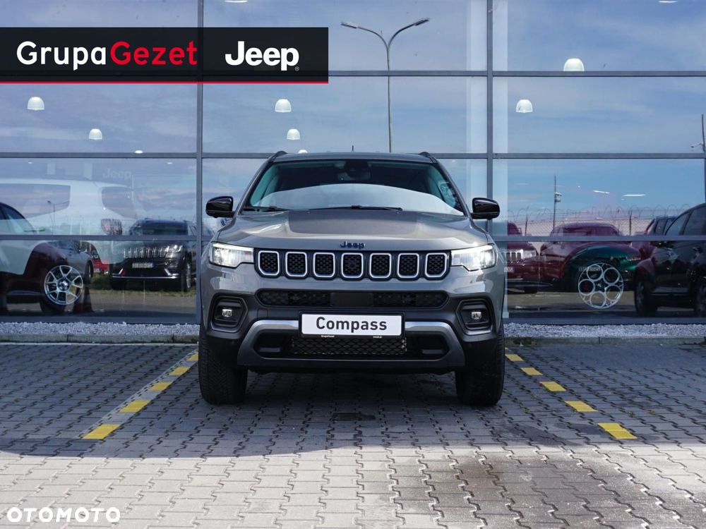 Jeep Compass - 10