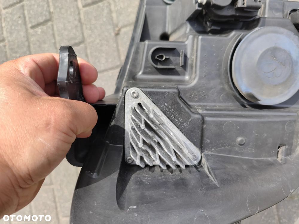 Lampy przednie Renault Master - 9