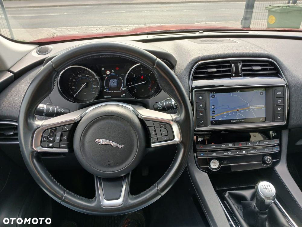 Jaguar F-Pace 20d AWD Prestige - 32