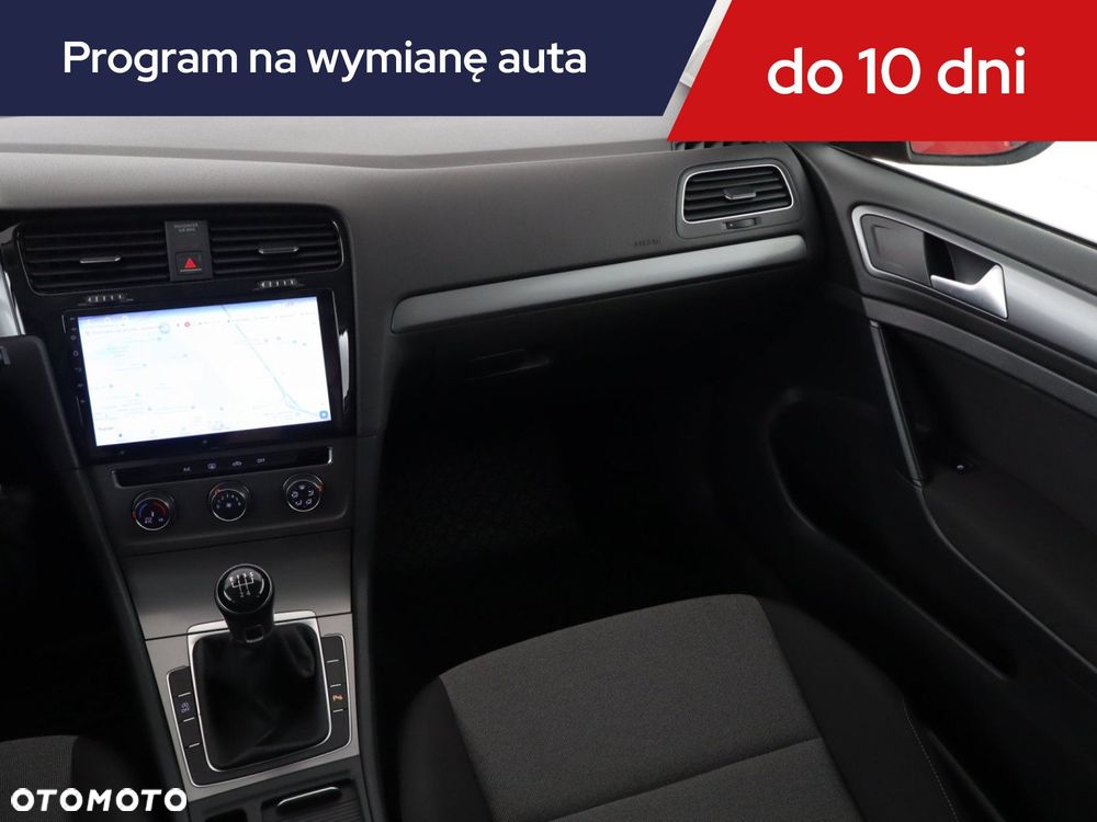 Volkswagen Golf - 10