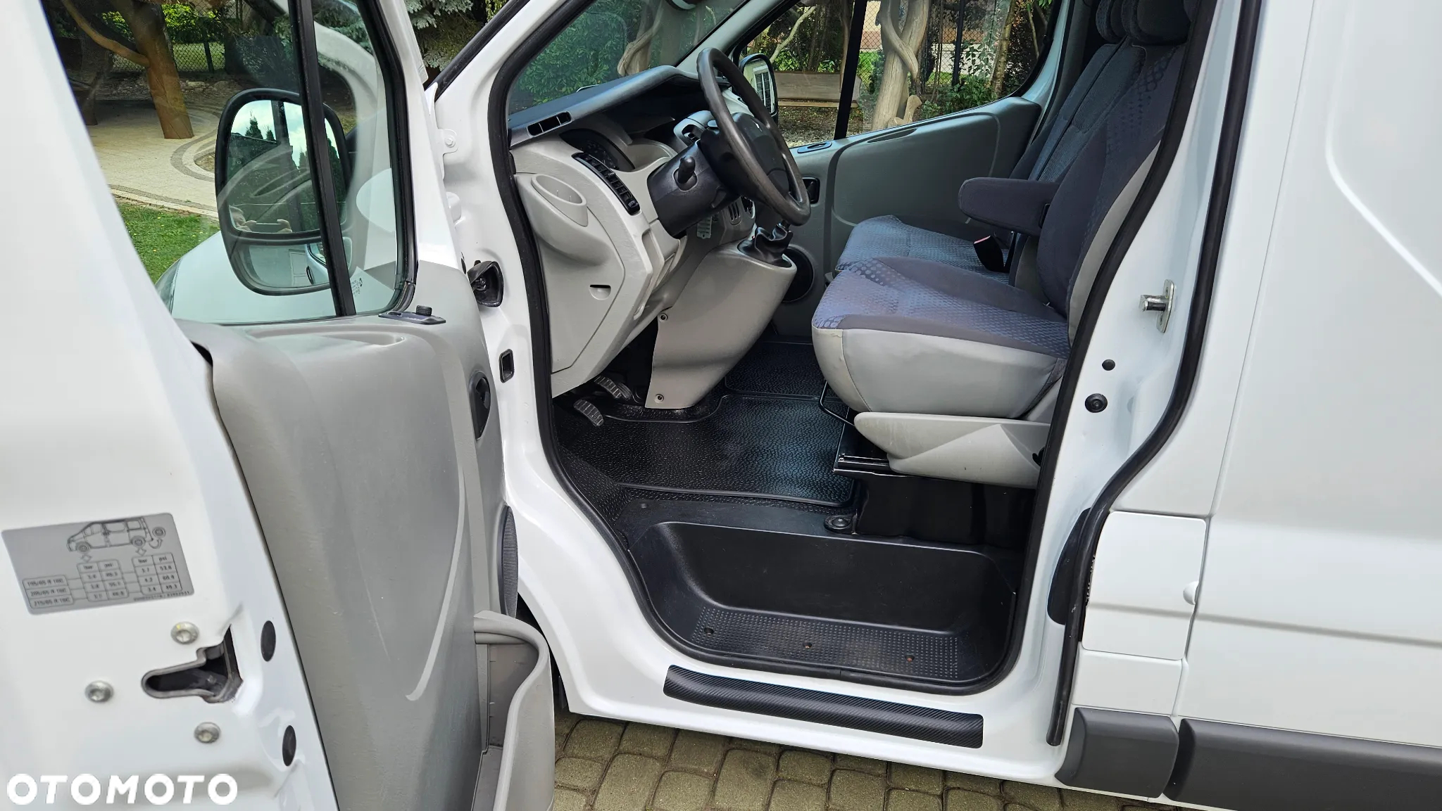 Renault Trafic 2,0 DCI - 11