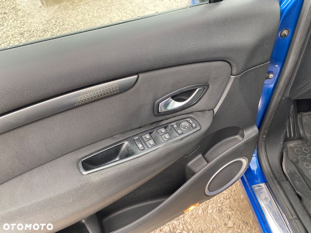 Renault Scenic 1.6 16V 110 Dynamique - 22