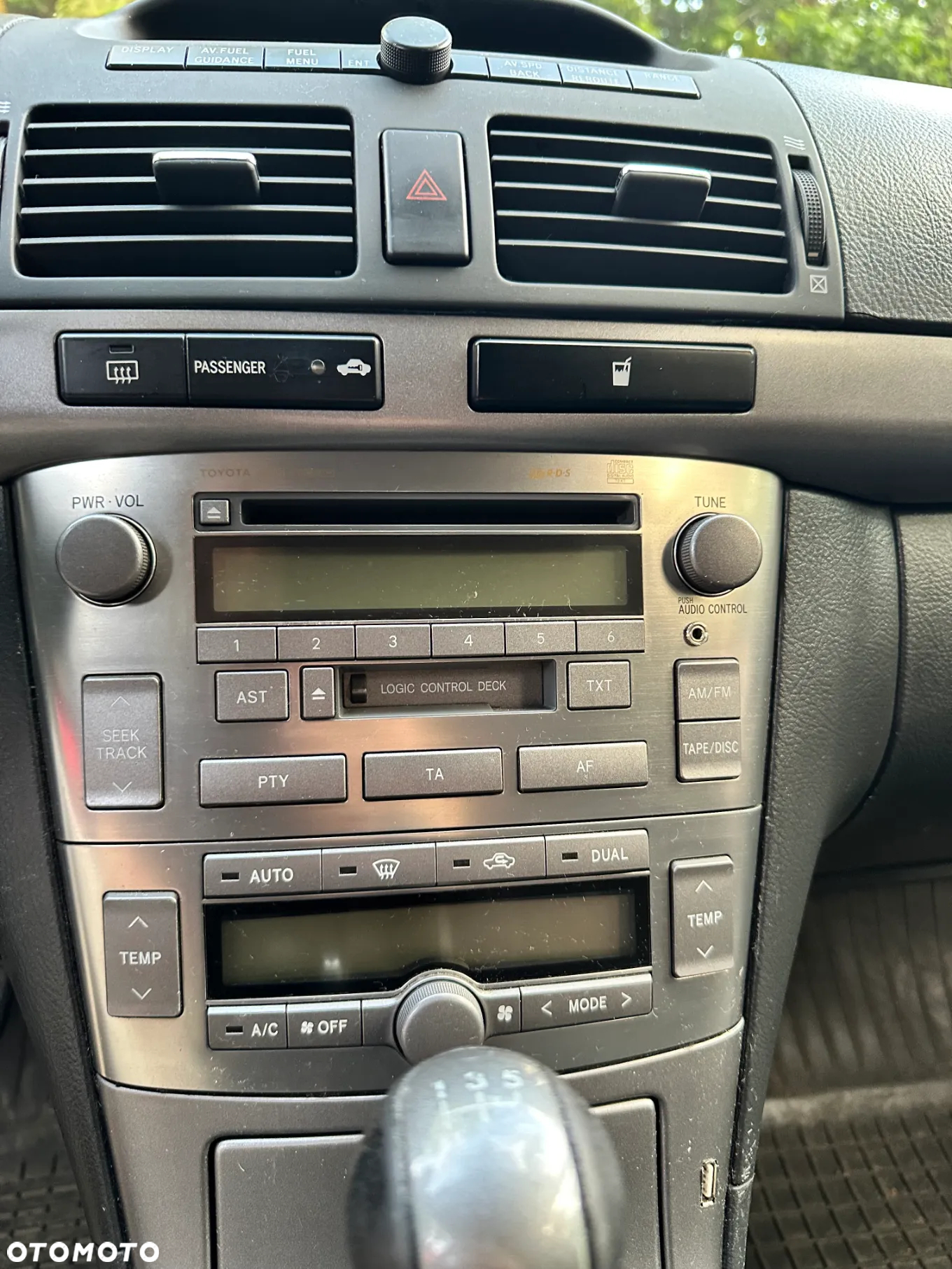 Toyota Avensis 2.0 VVT-i Sol - 14