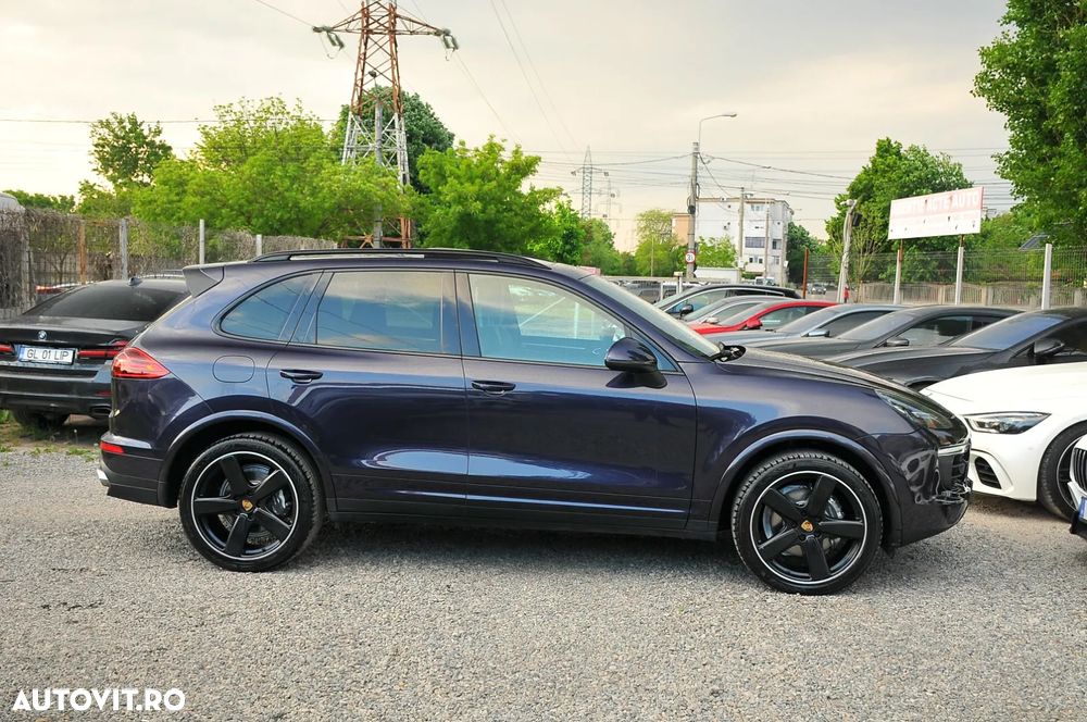 Porsche Cayenne Platinum Edition - 38