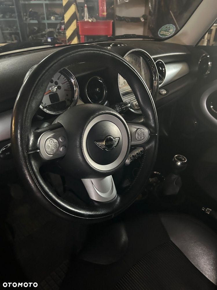 MINI Cooper Standard - 10