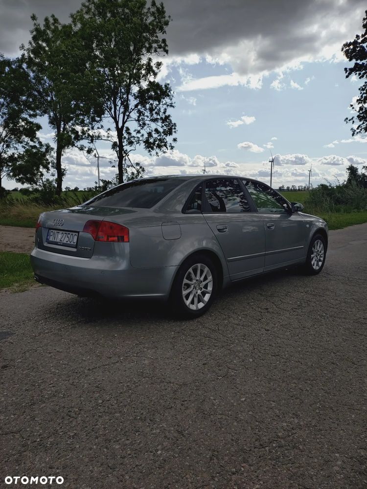 Audi A4 Limousine - 9