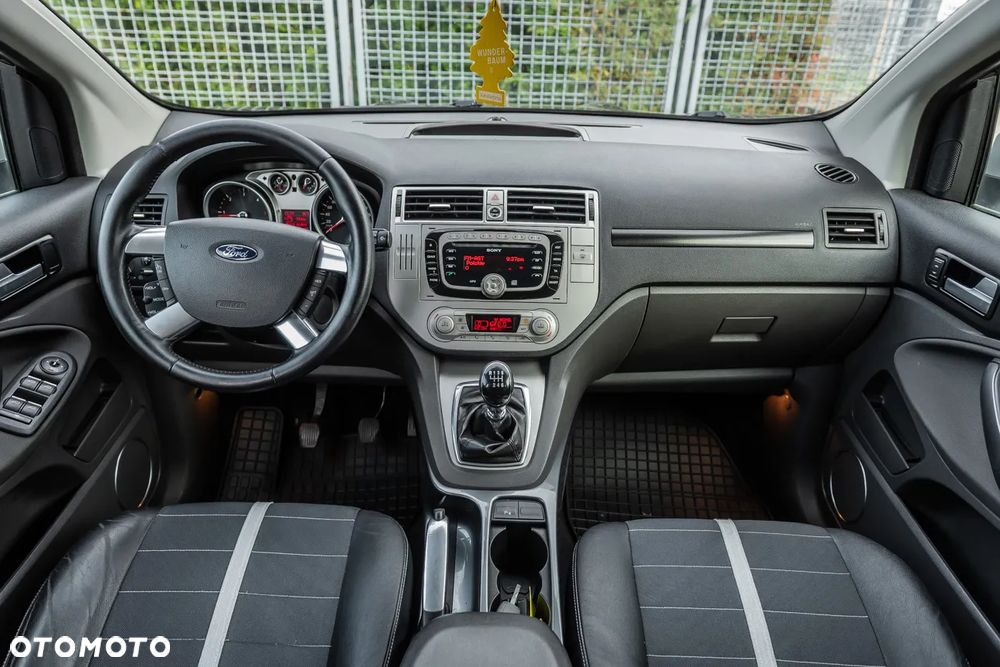 Ford Kuga 2.0 TDCi 2x4 Titanium - 24