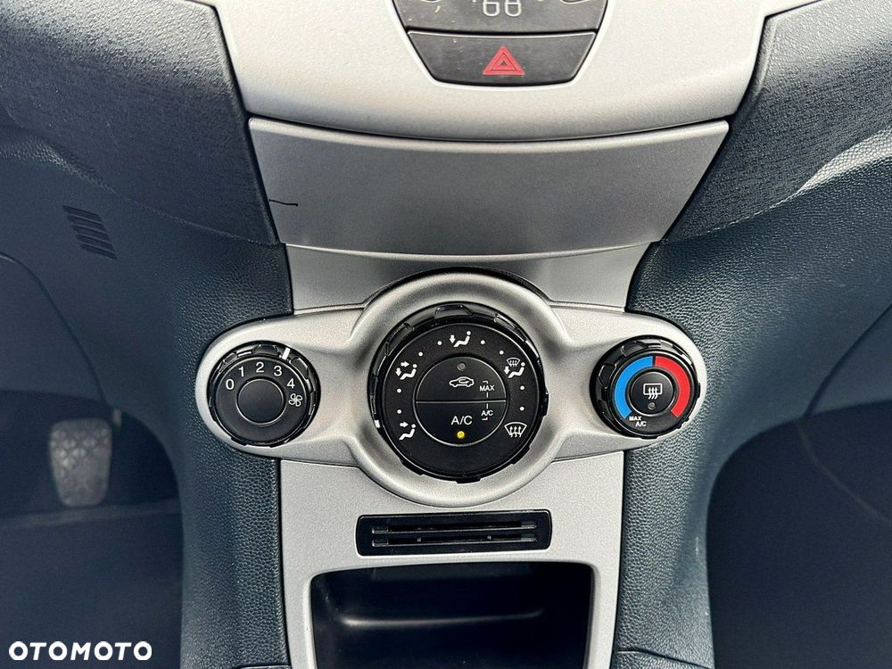 Ford Fiesta - 16