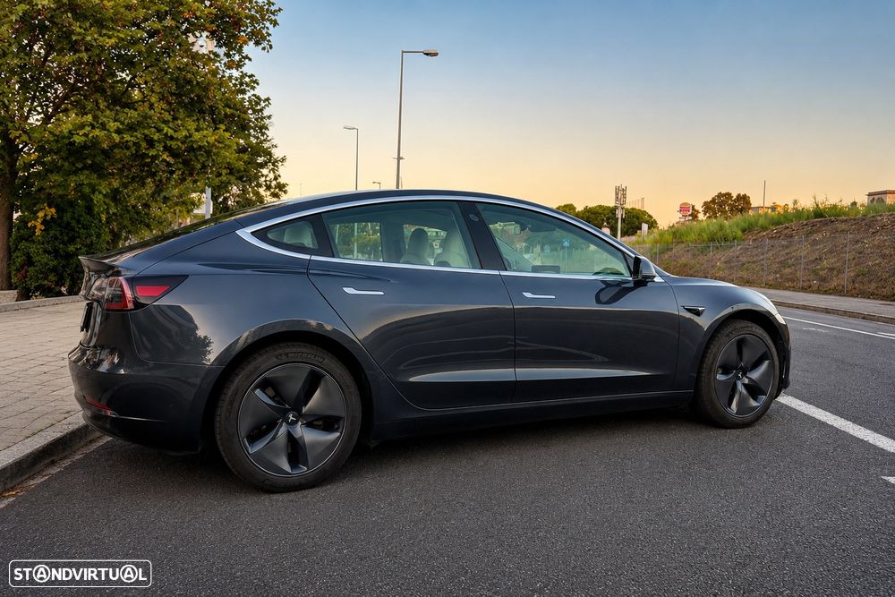 Tesla Model 3 Standard Range Plus RWD - 3