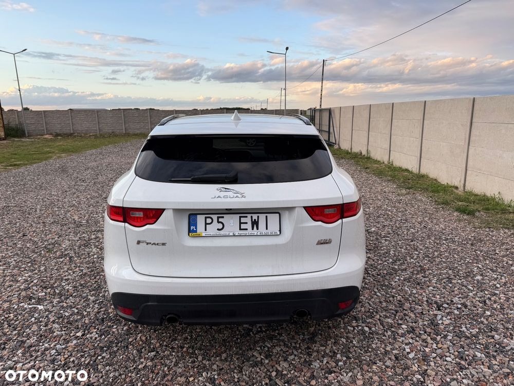 Jaguar F-Pace 25t AWD Prestige - 10