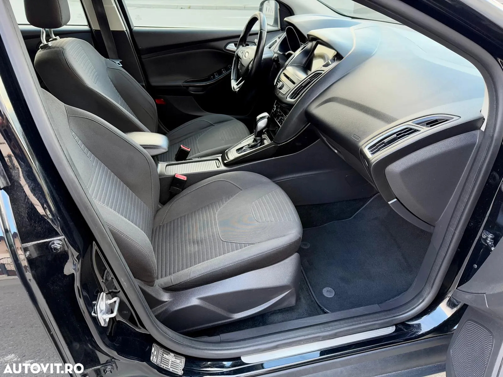 Ford Focus 1.5 EcoBlue Start-Stopp-System Aut. TITANIUM - 11