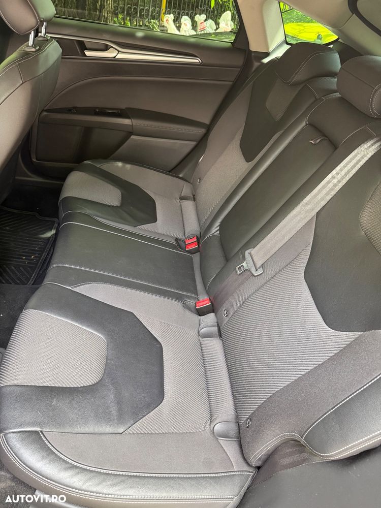 Ford Mondeo 2.0 TDCi Powershift Titanium - 11