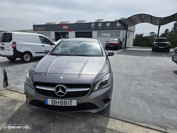 Mercedes-Benz CLA 180 d Shooting Brake AMG Line
