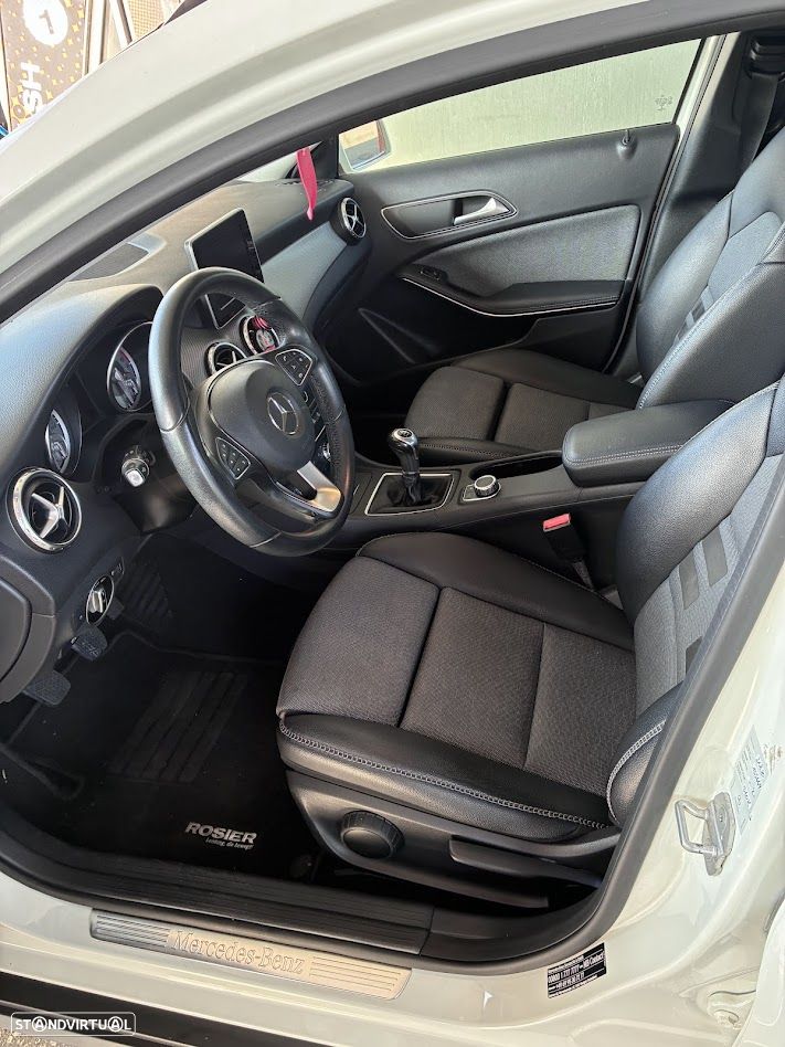 Mercedes-Benz GLA 180 d - 10
