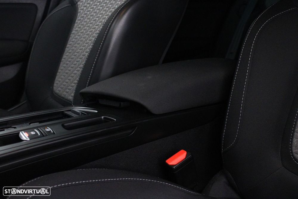 Renault Mégane Sport Tourer 1.6 E-Tech Plug-In Limited - 32
