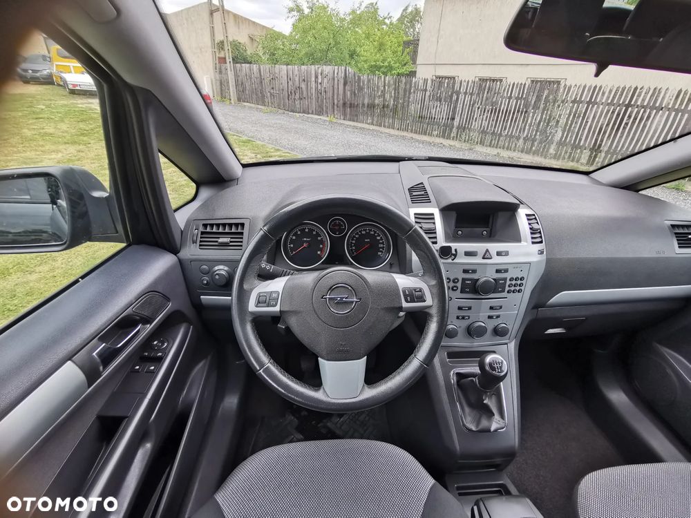 Opel Zafira 1.8 Cosmo EU5 - 18