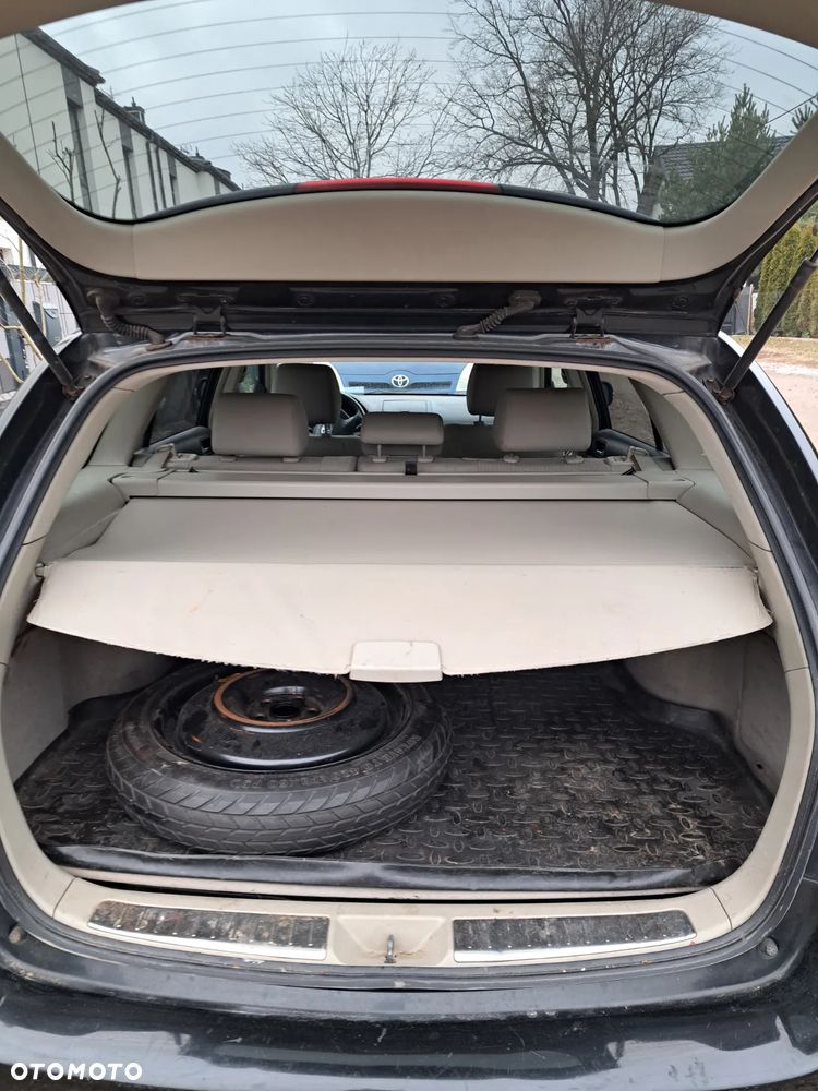 Toyota Avensis 1.8 VVT-i Sol - 5