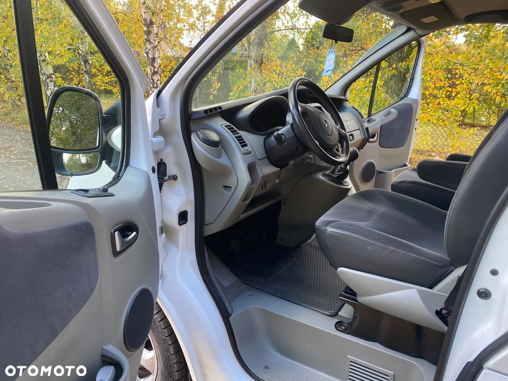 Renault Trafic 2.0 dCi 115 FAP Grand Passenger Black Edition - 7