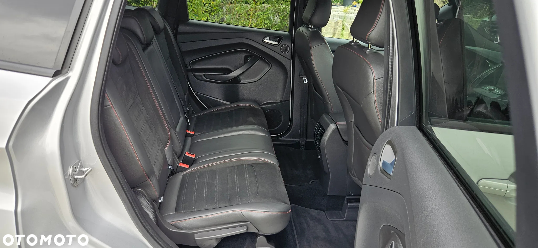 Ford Kuga 2.0 TDCi 2x4 ST-Line - 27