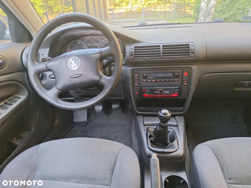 Volkswagen Passat 1.9 TDI Comfortline - 25