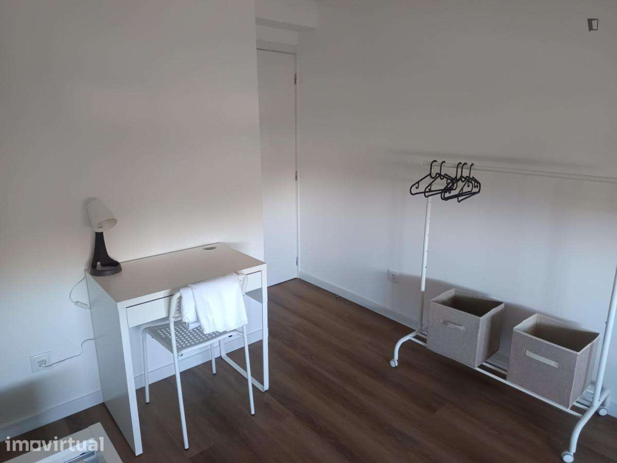 Quarto - localizado em Campanhã Porto - Grande imagem: 5/18
