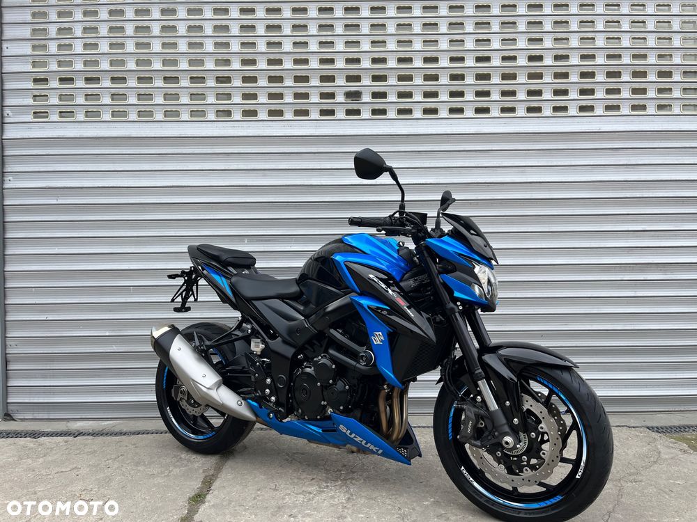 Suzuki GSX - 35