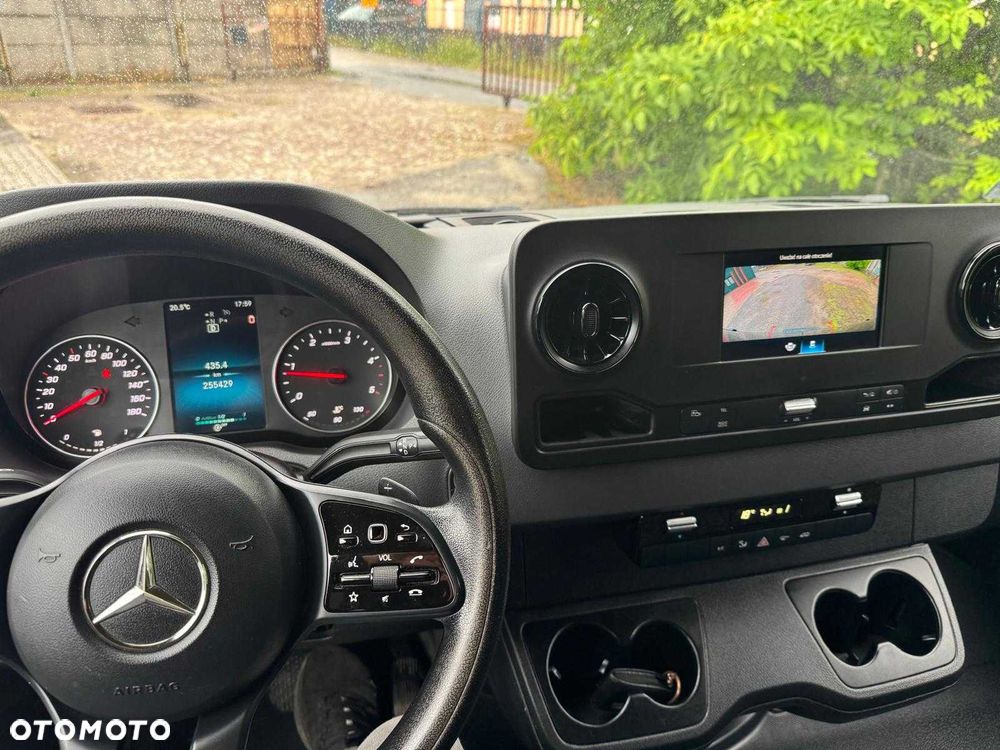 Mercedes-Benz Sprinter - 8