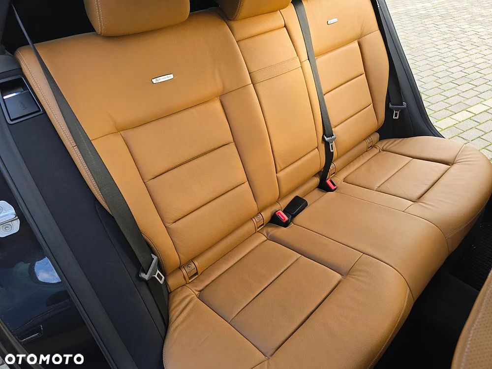 Mercedes-Benz Klasa E 350 CDI DPF BlueEFFICIENCY 7G-TRONIC Avantgarde - 26