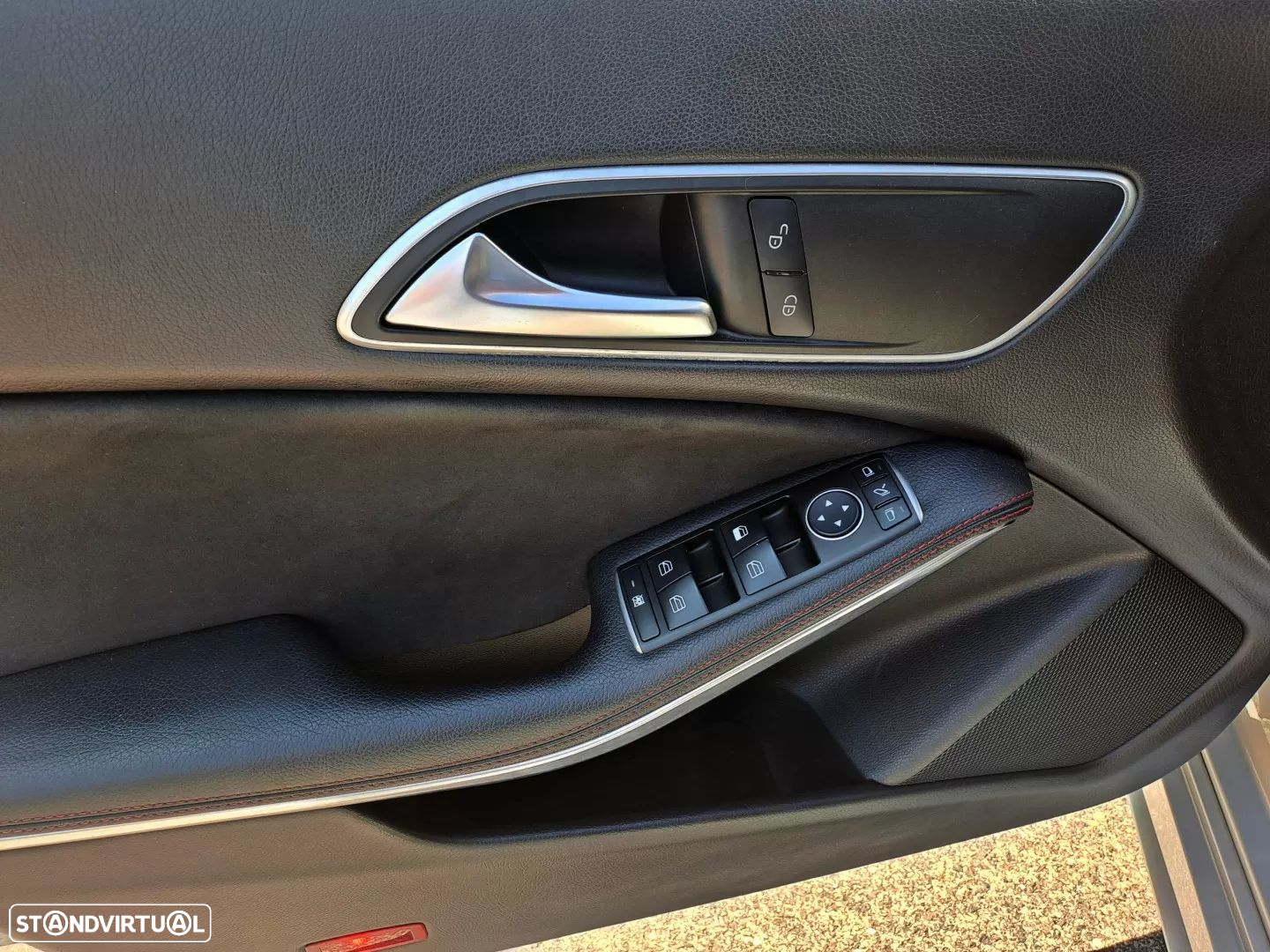 Mercedes-Benz CLA 180 d Shooting Brake AMG Line - 10