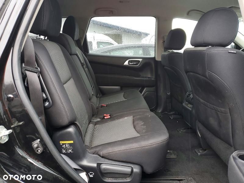 Nissan Pathfinder - 7